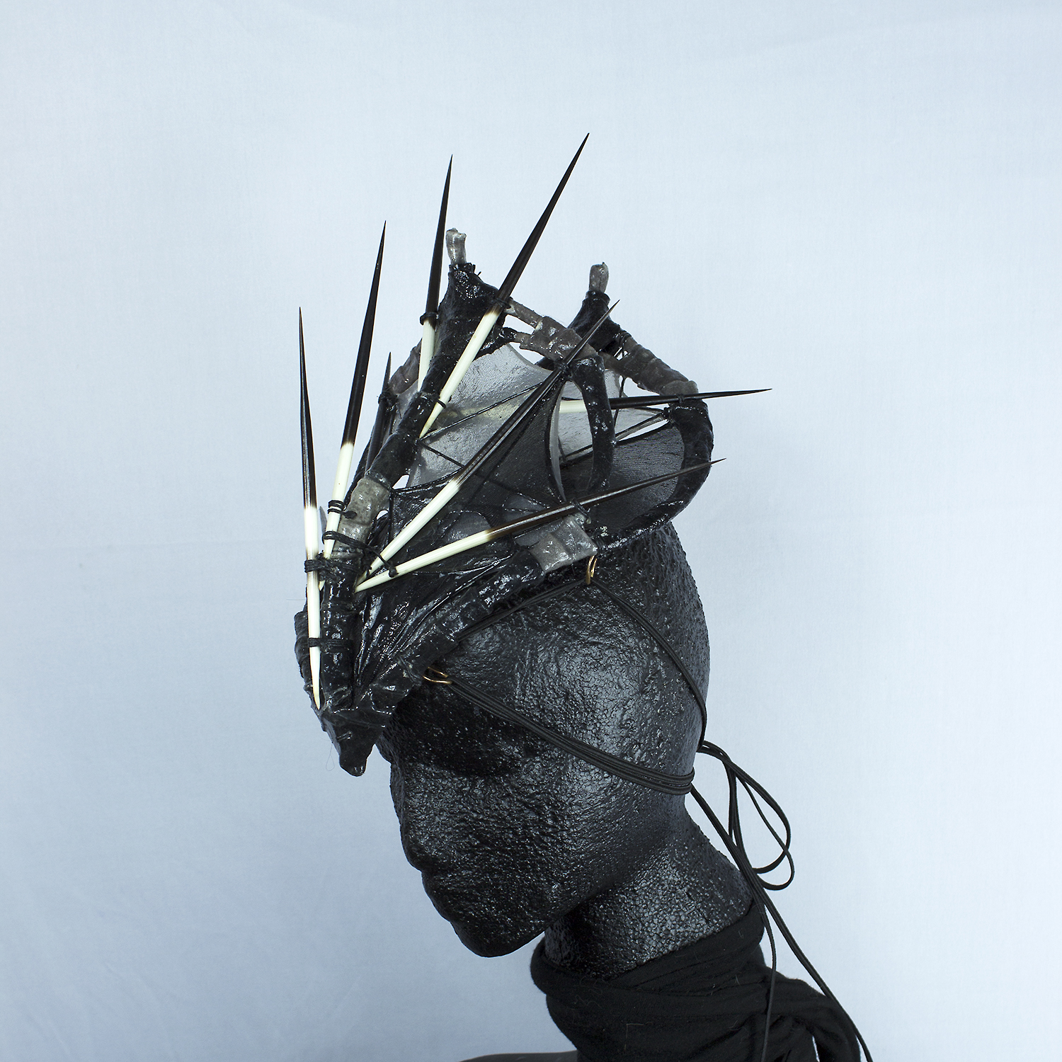 Masks_casque_porcupine_silver_angle2.jpg